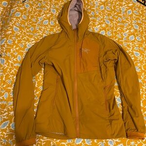 Arc'teryx Women's Hooded Utility Jacket in Mustard